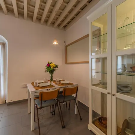 דירה Casa Luna - Charming Town House By Tarifarent