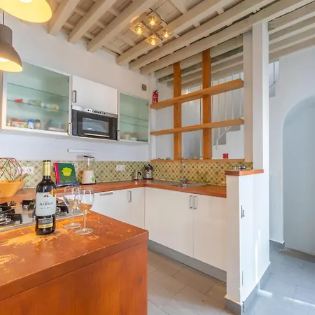 דירה Casa Luna - Charming Town House By Tarifarent *